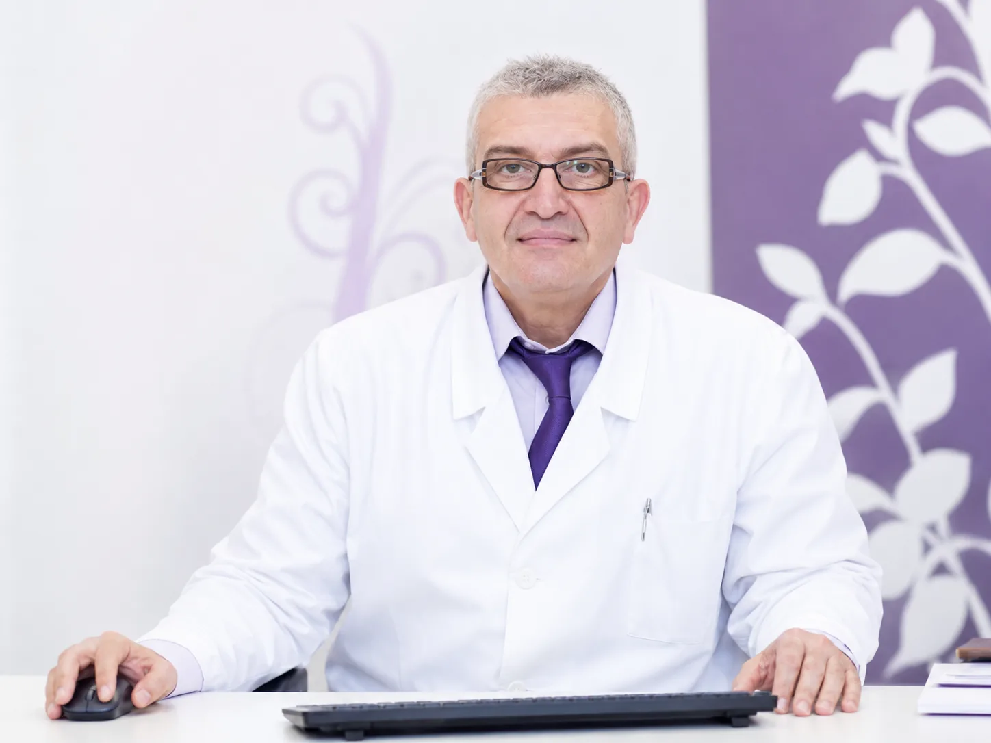 MUDr. Samer Asad في العيادة